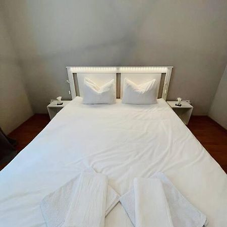 Chic Retreat Timisoara Apartment Bagian luar foto
